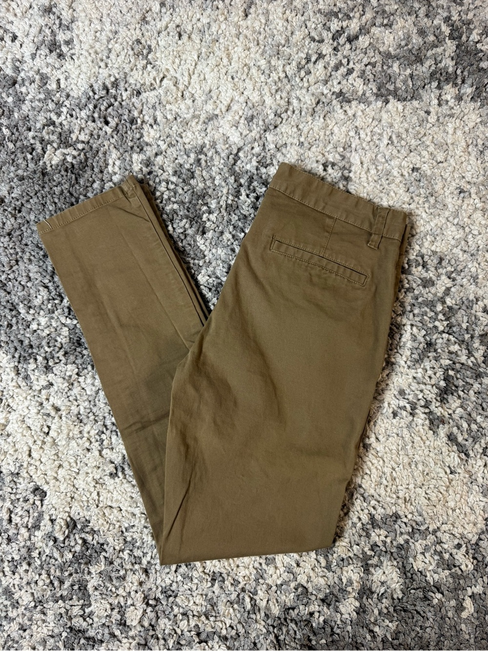 Forever 21 Men, Men’s Khaki Flat Front Chino Pants, Slim Fit, US Size: 32